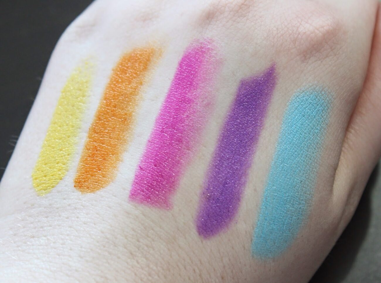 Full Scandalous Lipstick Collection swatch
