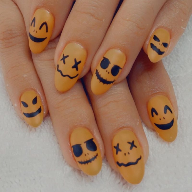 halloween-nail-art