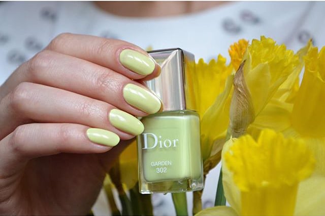 302 garden dior swatch