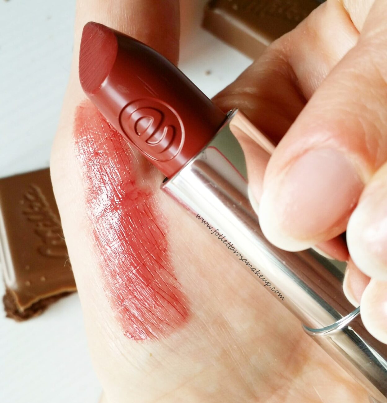 essence-sheer-shine-lipstick-15-swatch