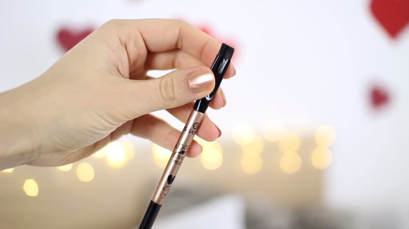 Essence_Wood-You-Love-Me_smokey-eyes-duo