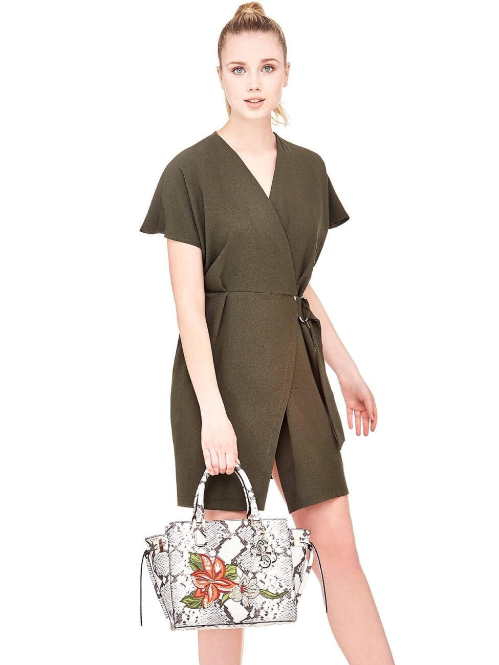 guess-digital-pitone