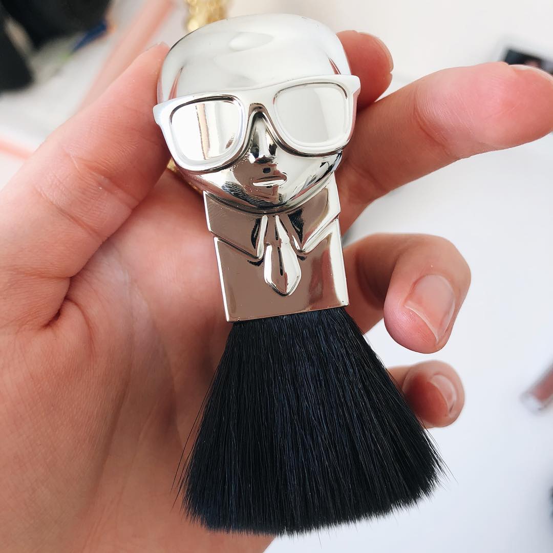 moldelco-karl-lagerfeld-kabuki