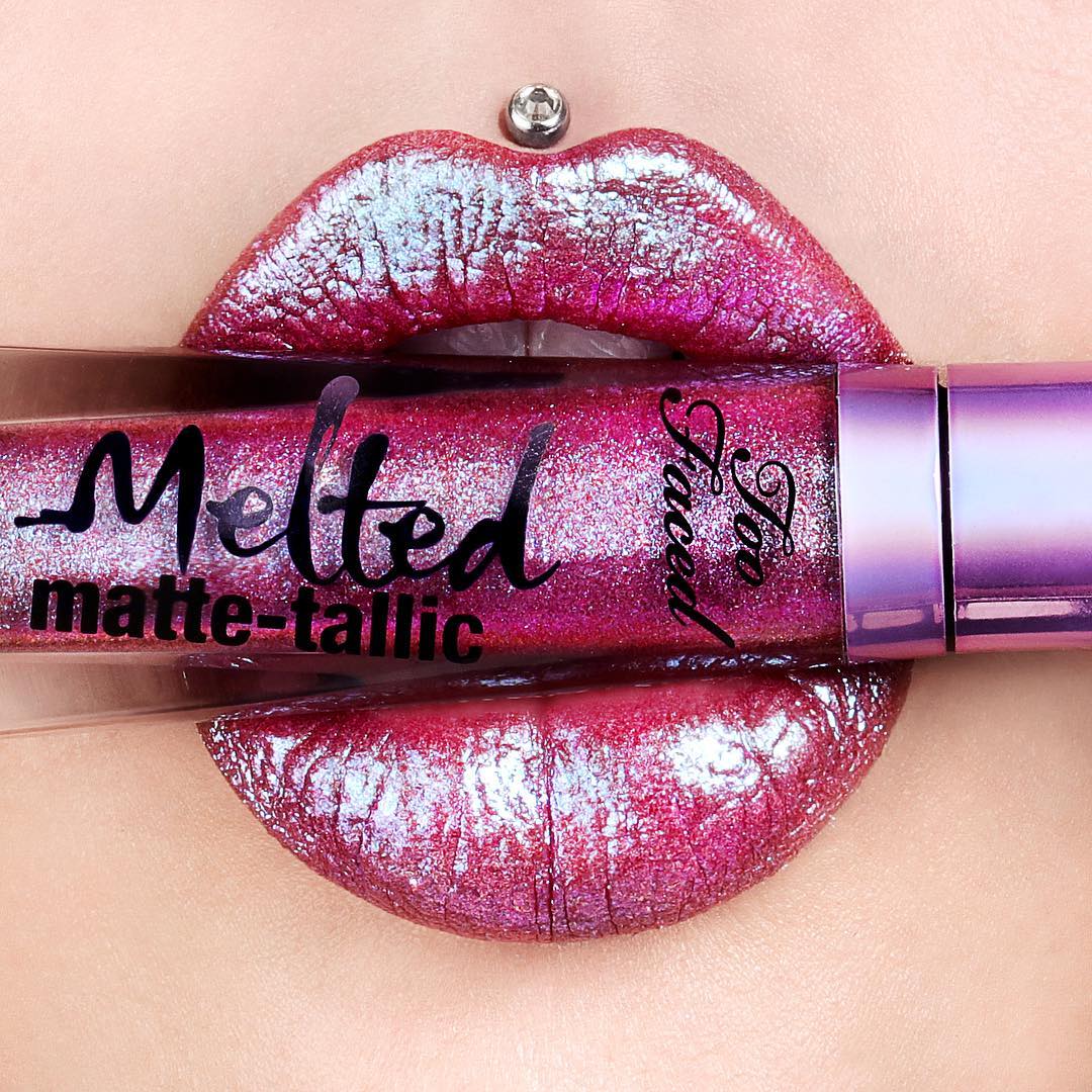 too-faced-melted-matte-tallic-magic-metal-transformer