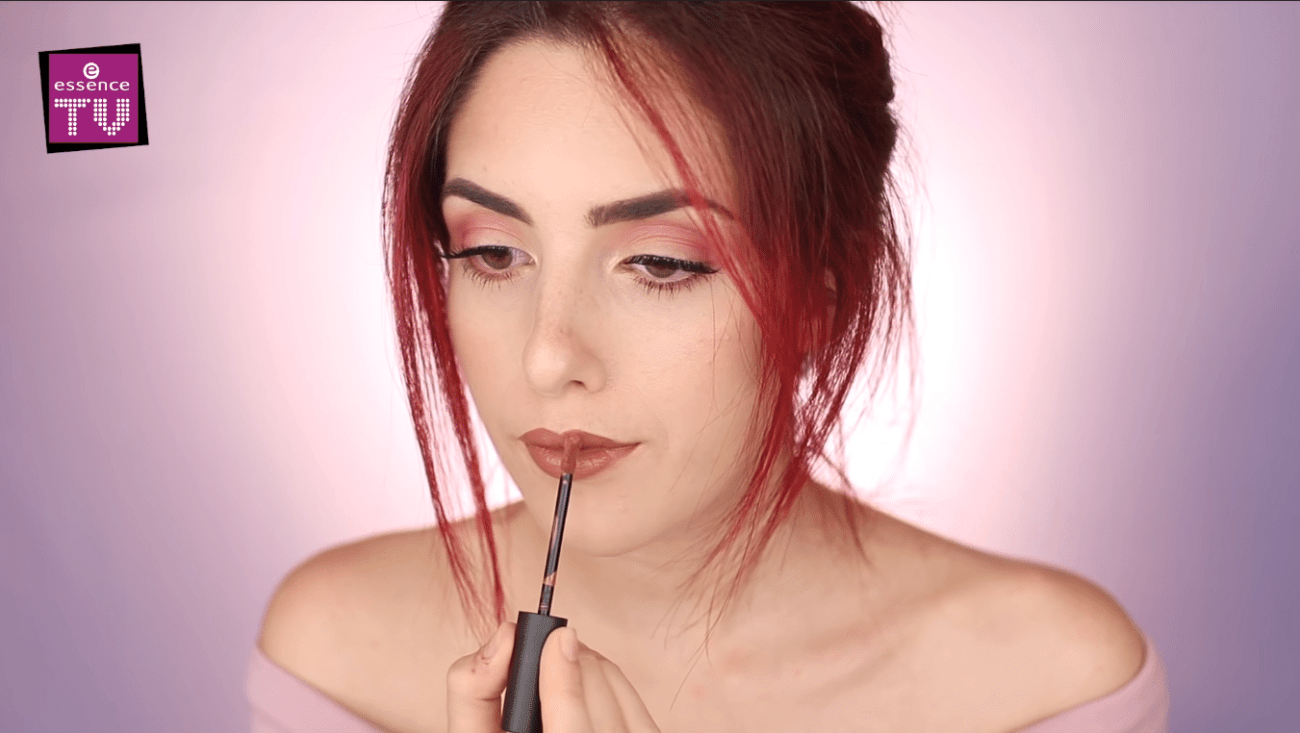 essence-colour-boost-mad-about-matte-01-dusty-romance-swatch