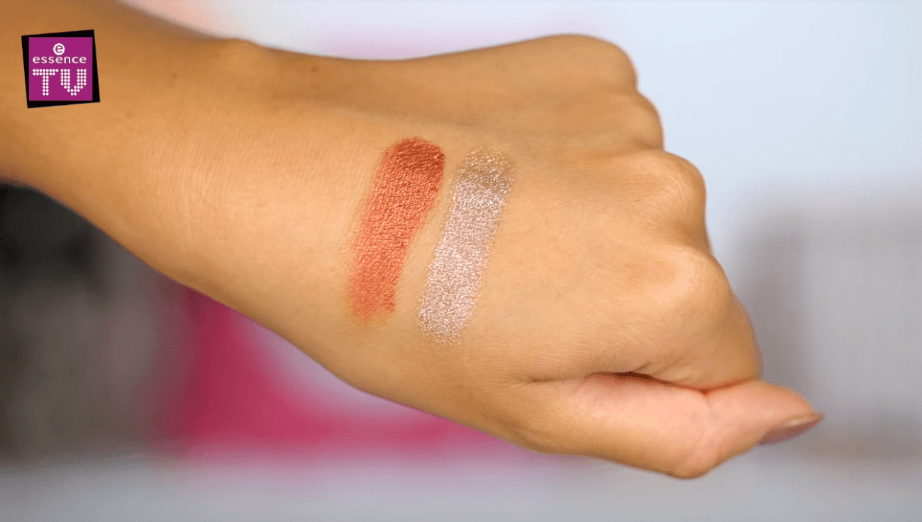 essence-melted-chrome-eyeshadow-swatch