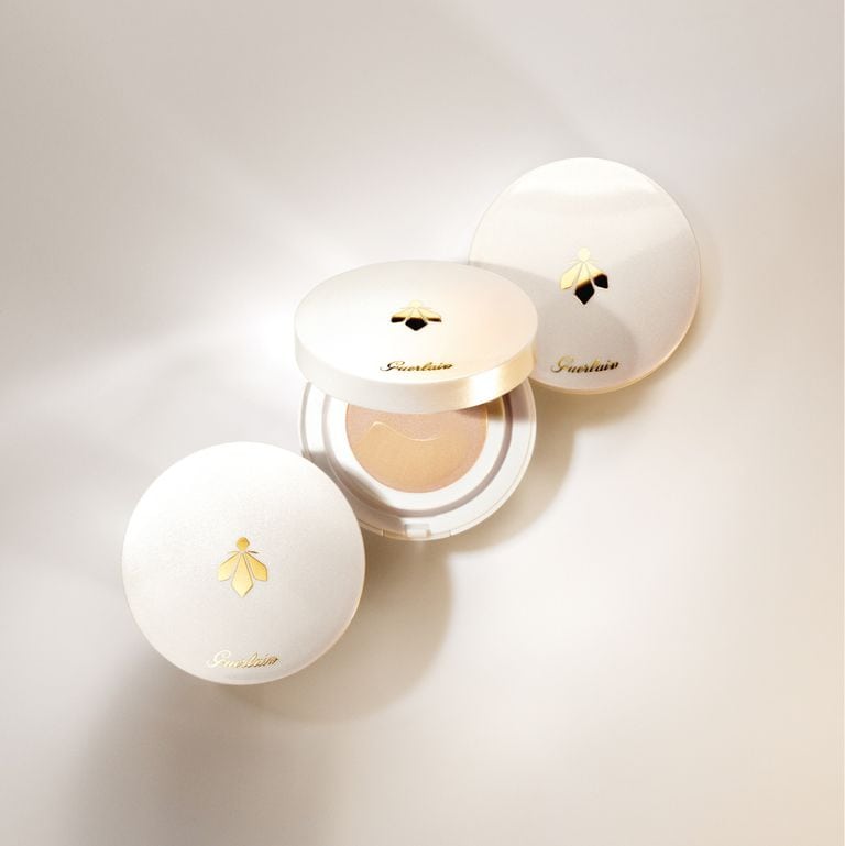 Guerlain-ABEILLE-ROYALE-BEE-GLOW-AQUA-CUSHION-fondotinta