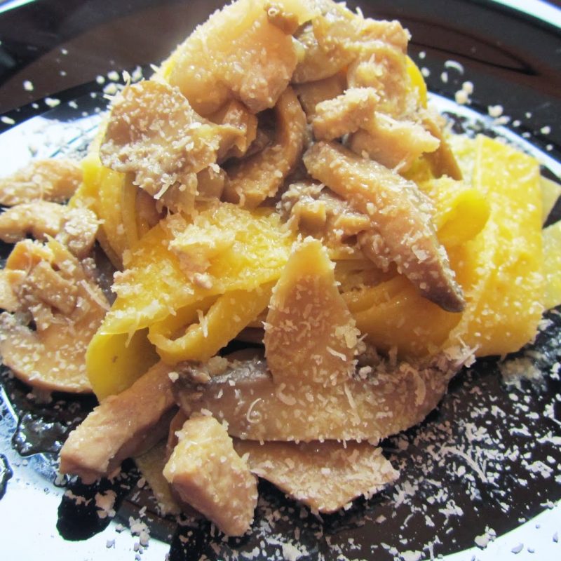 pappardelle-funghi-maiale-ricetta