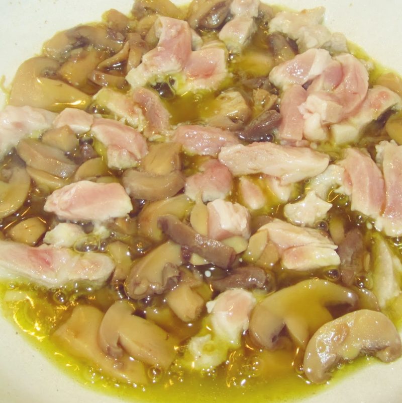 ricetta-pasta-funghi-salsiccia