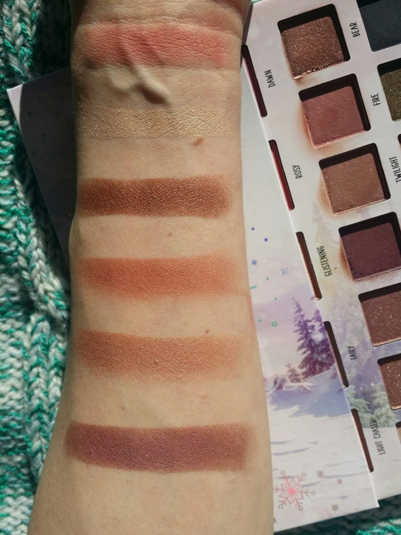 essence-into-the-snow-glow-palette-swatch