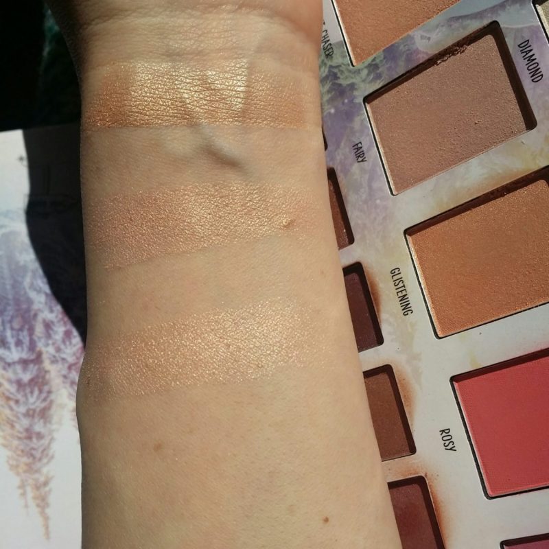 essence-into-the-snow-glow-palette-swatch-highlighter