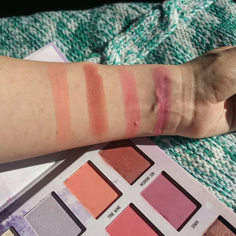 essence-into-the-snow-glow-palette-swatches-blush