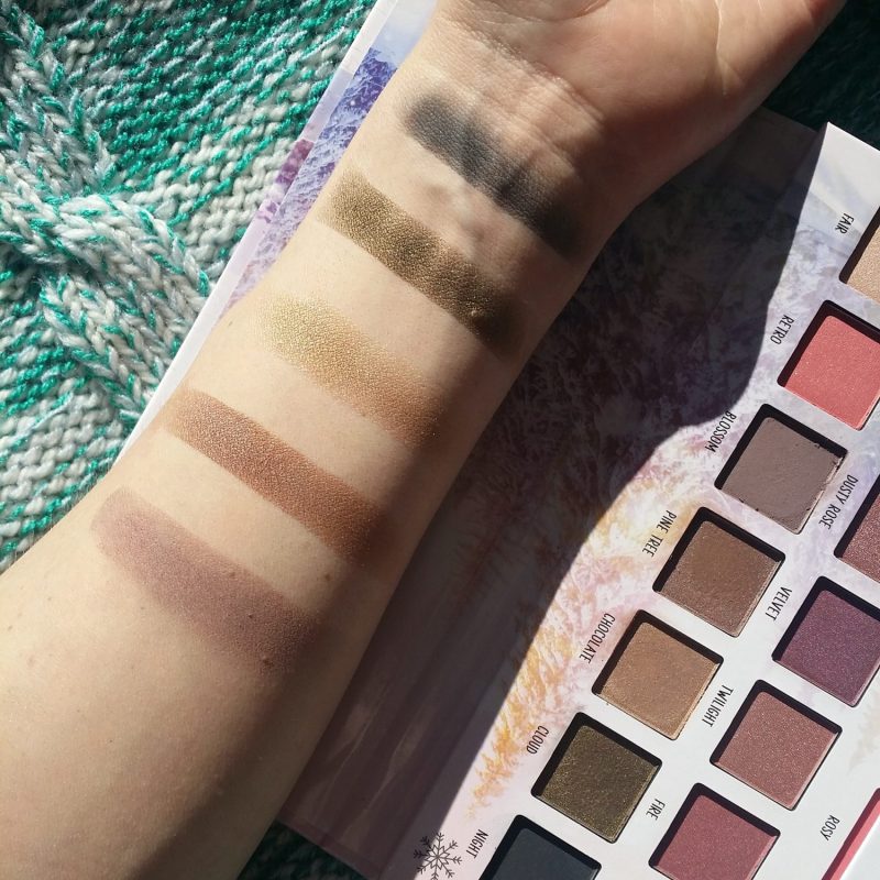 essence-palette-into-the-snow-glow-swatches
