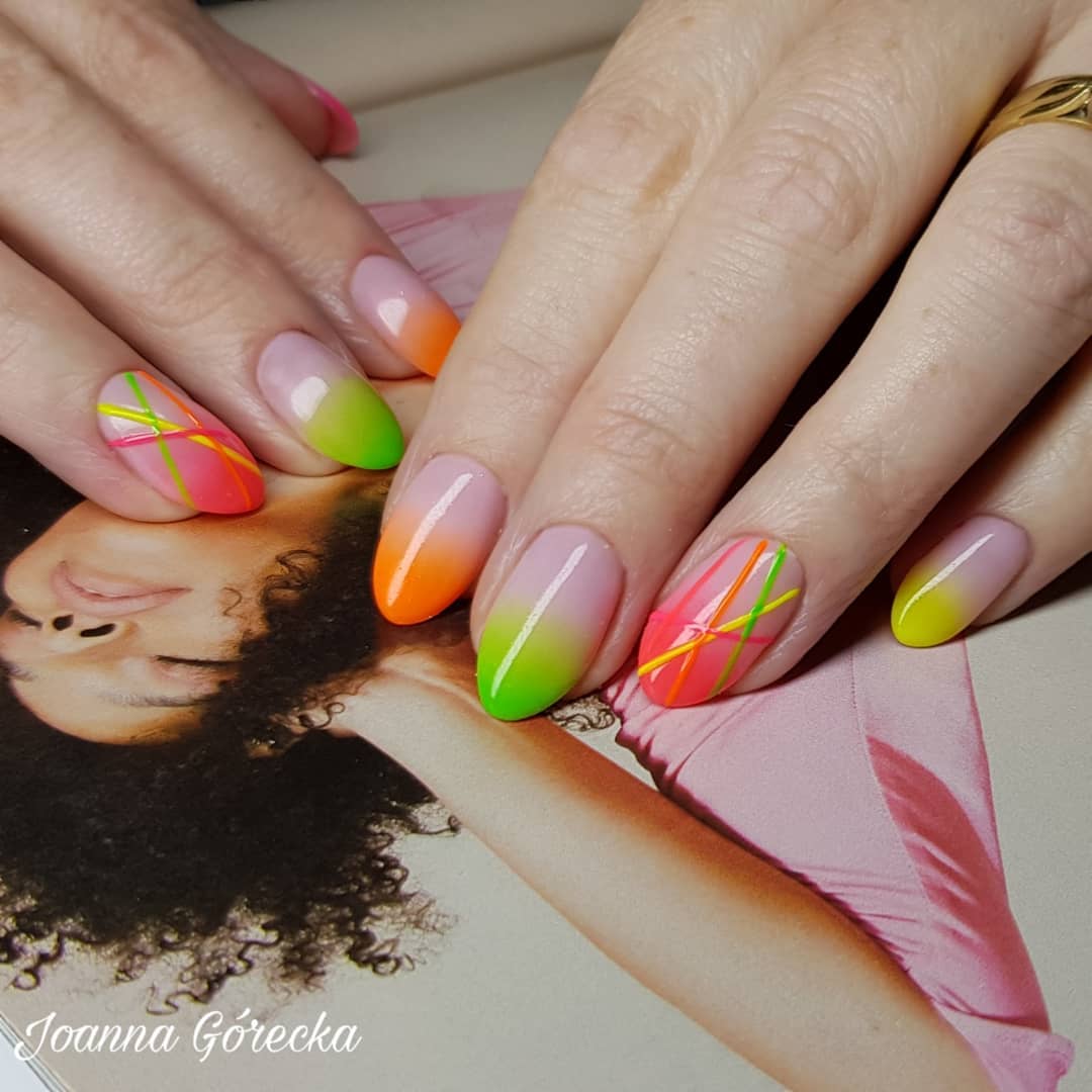 nail-art-neon-semipermanente