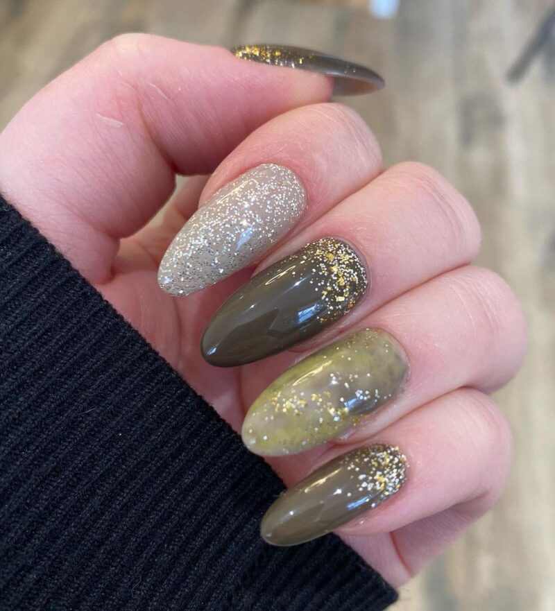 nail-art-glitter-oro