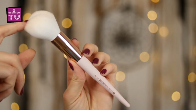 essence-pennelli-primavera-2020-face-brush