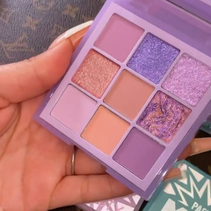 huda-beauty-pastel-obsessions–lilac-palette