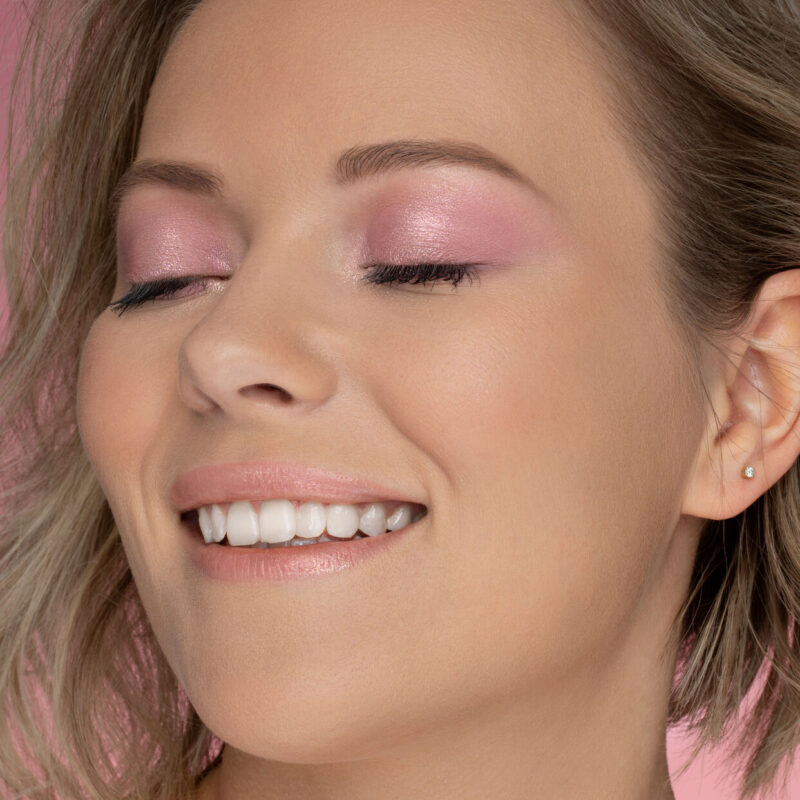huda-beauty-pastels-rose-makeup