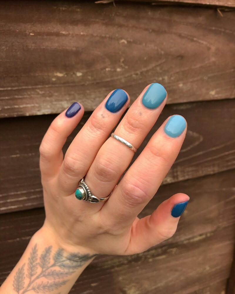 classic-blue-nail-art-primavera