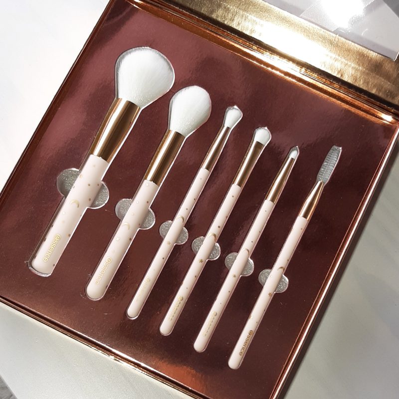 essence-merry-sweet-wishes-brush-set-opinione