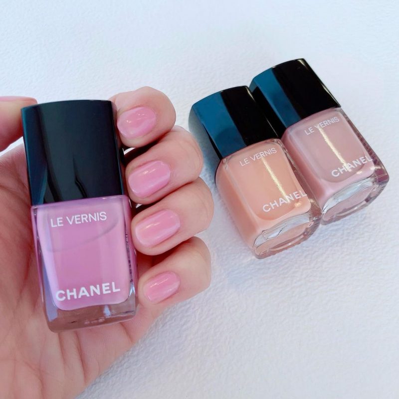 chanel-le-vernis-921-evanescence-swatches