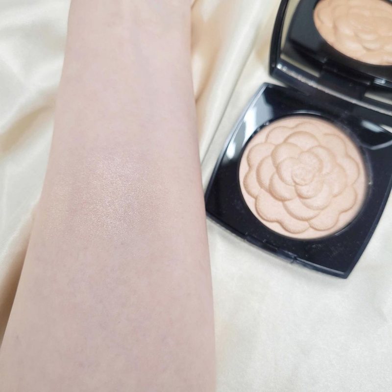 chanel-reve-de-camelia-swatch