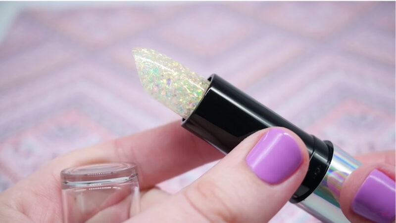 essence-glimmer-glow-lipstick