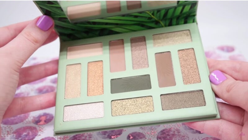 essence-out-in-the-wild-palette-02-Dont-stop-beleafing-00