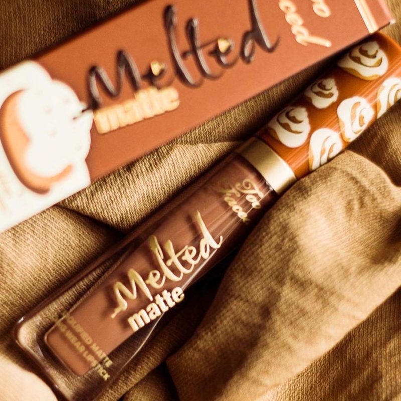 melted-matte-too-faced-cinnamon-bun