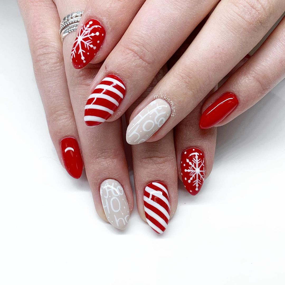 candy-cane-nail-art