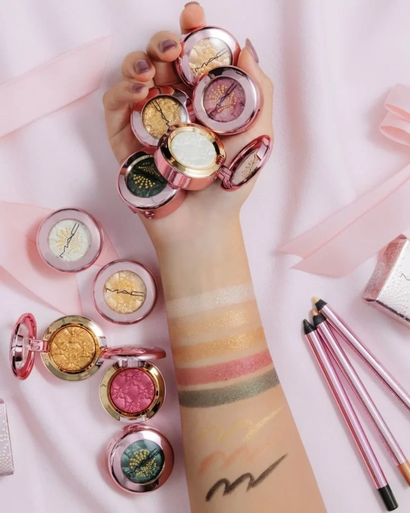 mac-bubbles-bows-sparkler-eyeshadows-swatches