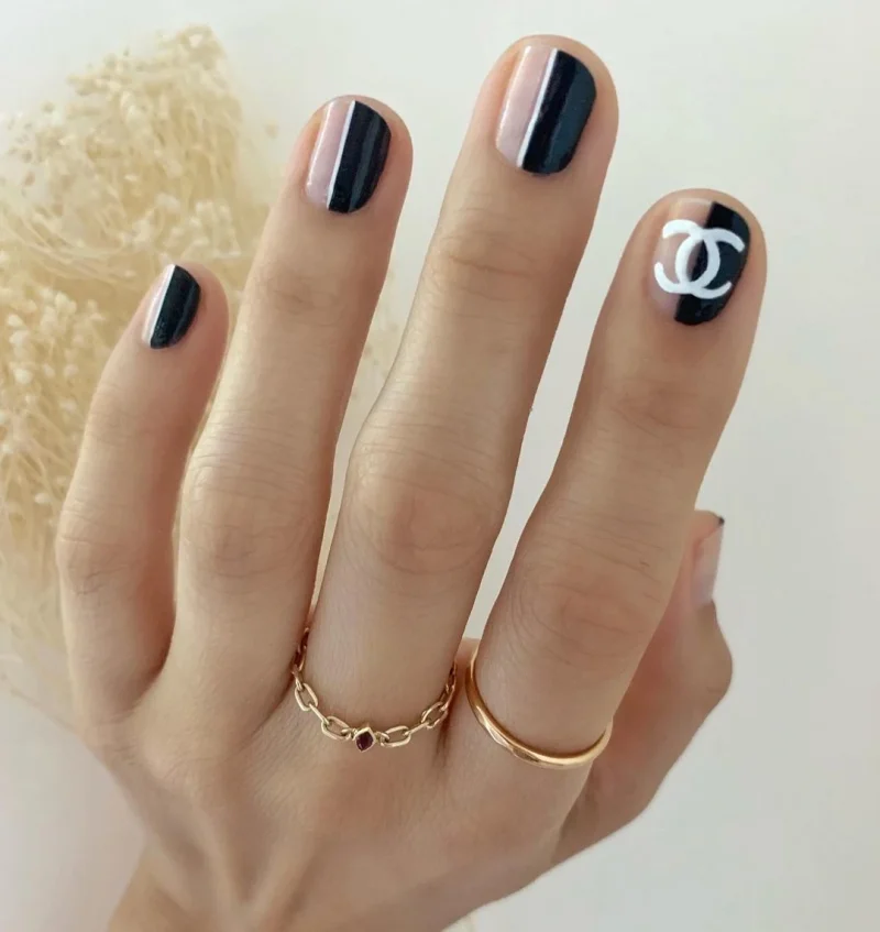 nail-art-chanel-idea