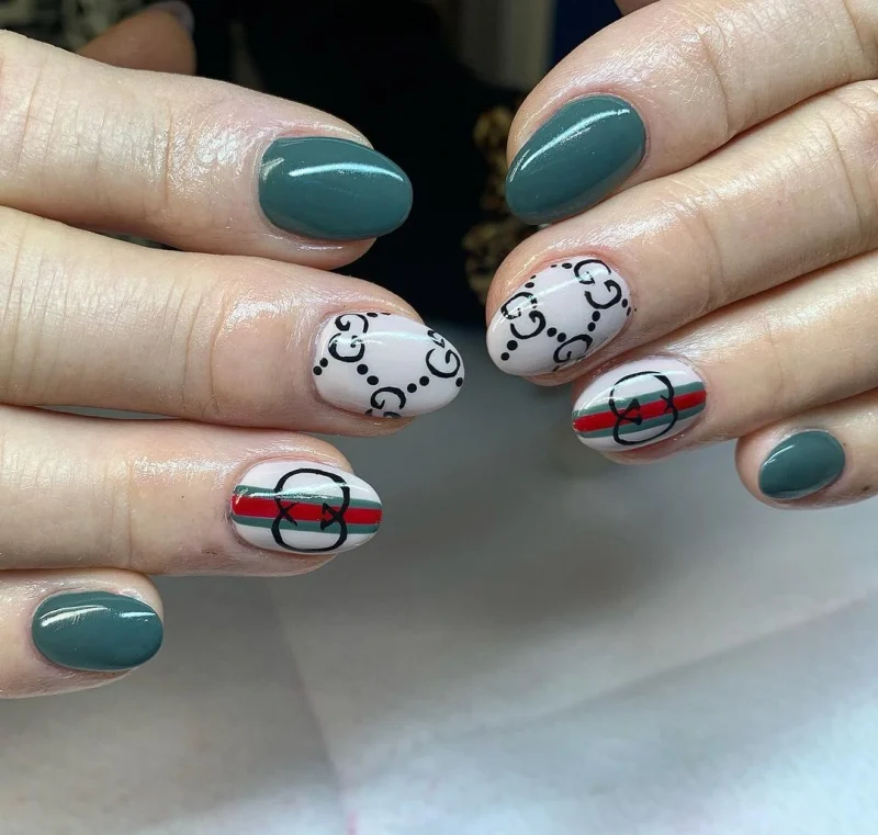 nail-art-gucci