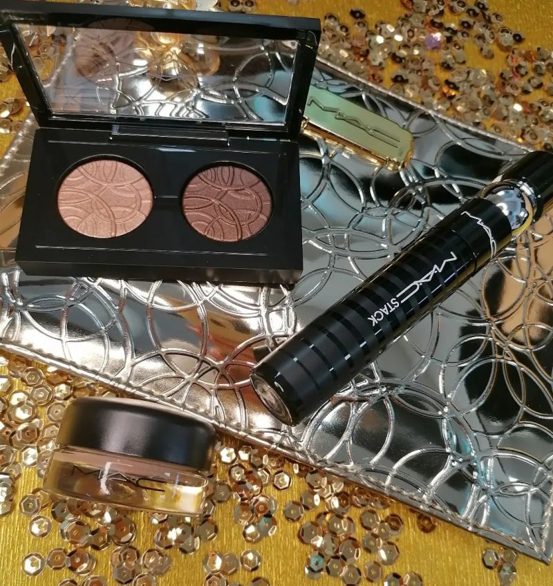 mac-natale-2022-sparking-stare-eye-kit