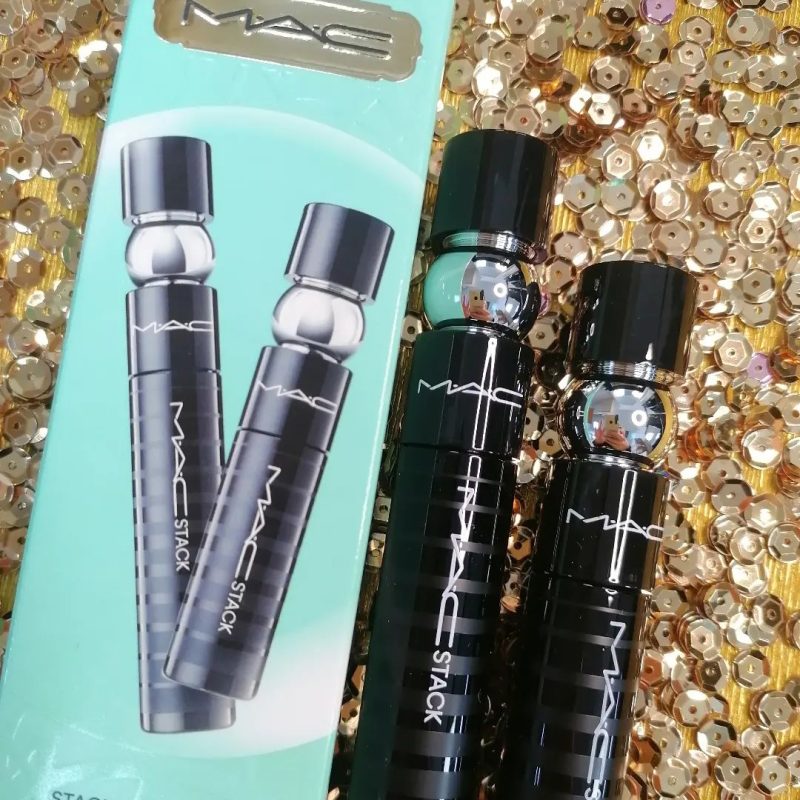 mac-natale-2022-stacks-on-stacks-mascara-duo