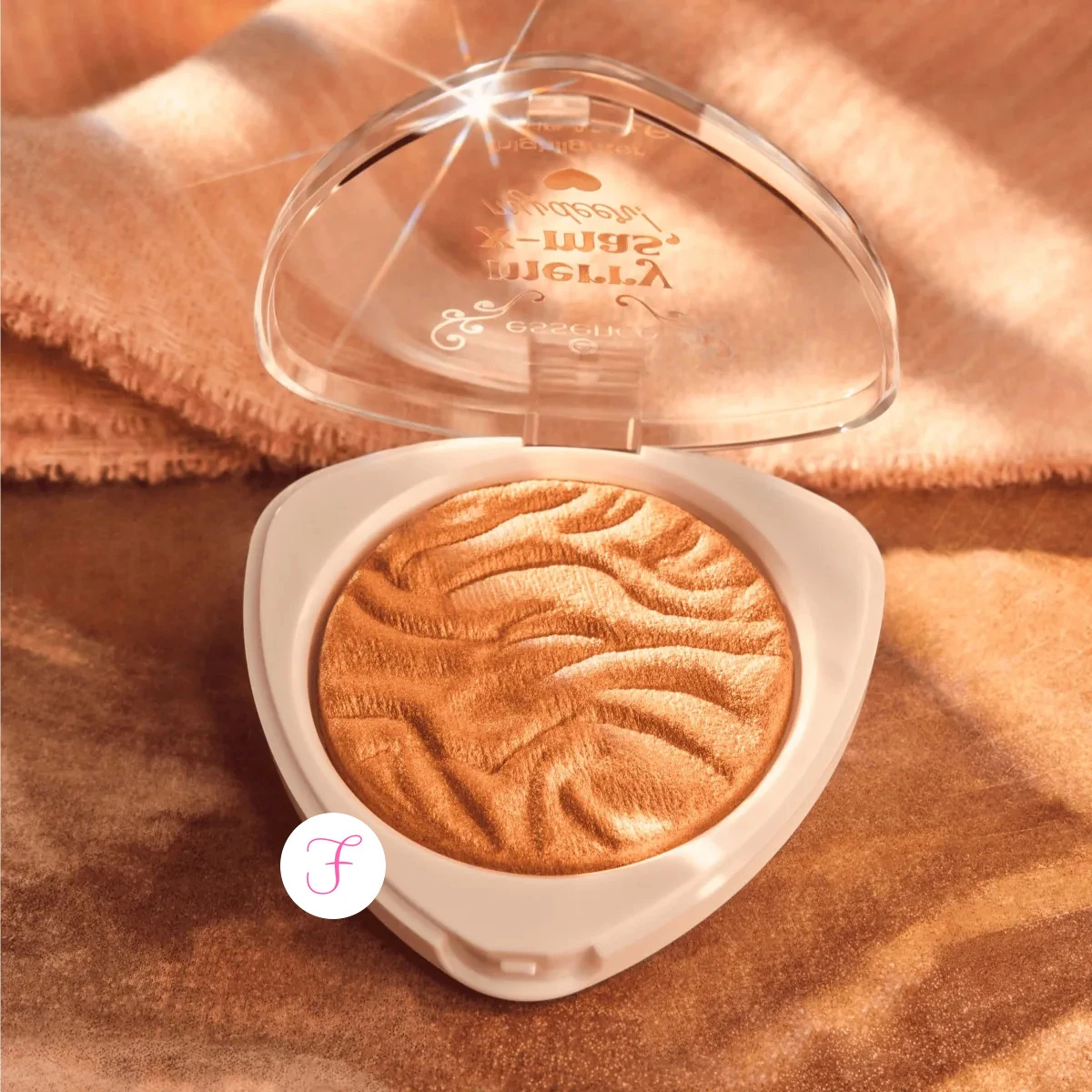 essence-natale-2023-merry-x-mas-my-deer-highlighter