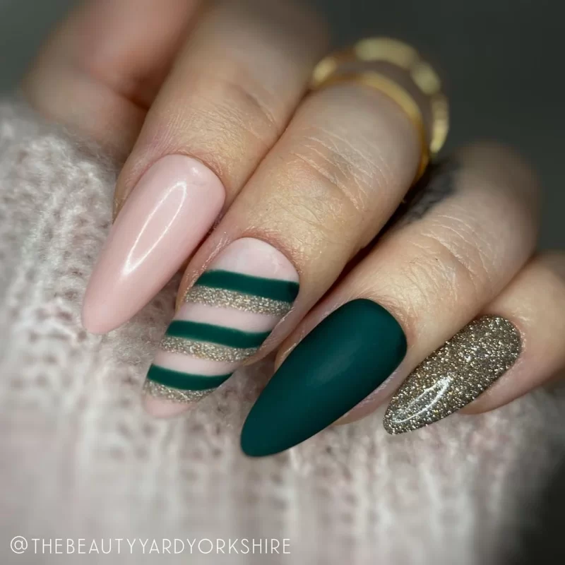 idee-unghie-natale-smalto-verde