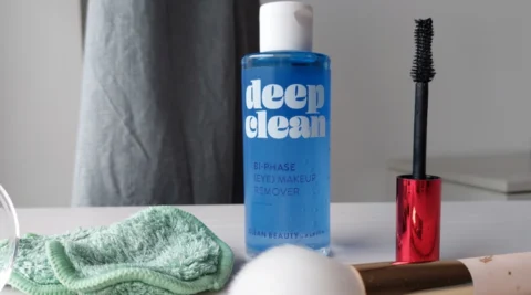 deep-clean-alvira-biphase-makeup-remover-recensione-struccante-action