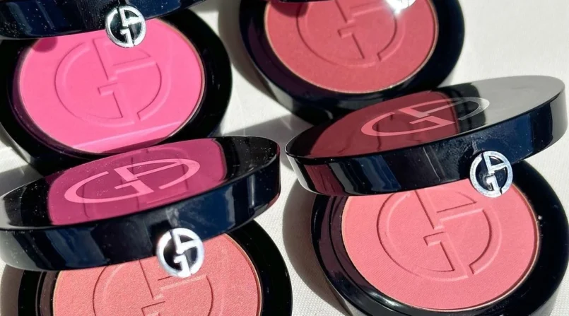 Armani-Luminous-Silk-Glow-Blush