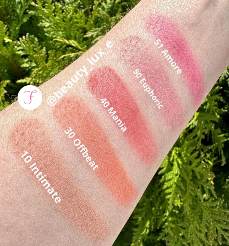 Armani-Luminous-Silk-Glow-Blush-swatches