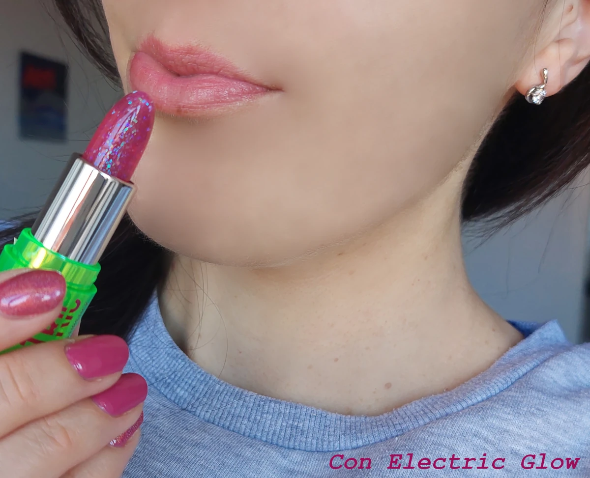 essence-electric-glow-lipstick-rossetto-cambia-colore-opinione