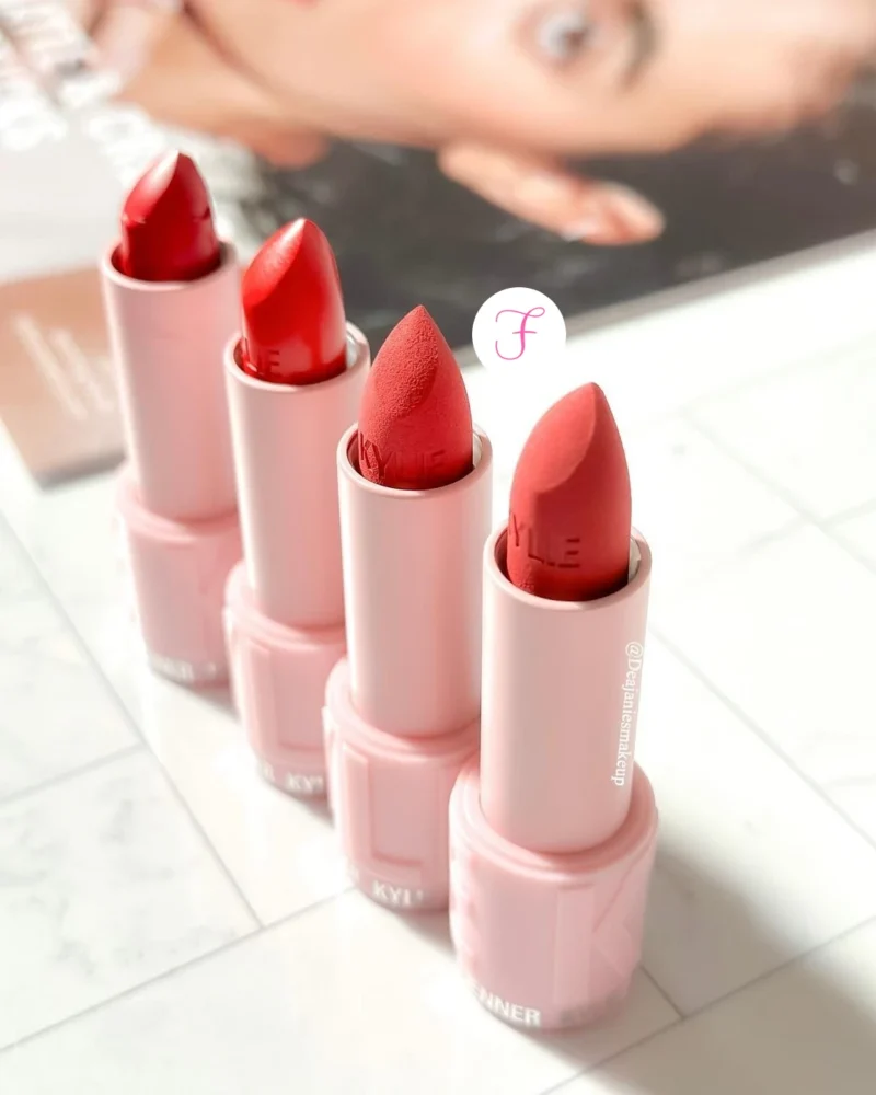 kylie-cosmetics-nuovi-rossetti-stick
