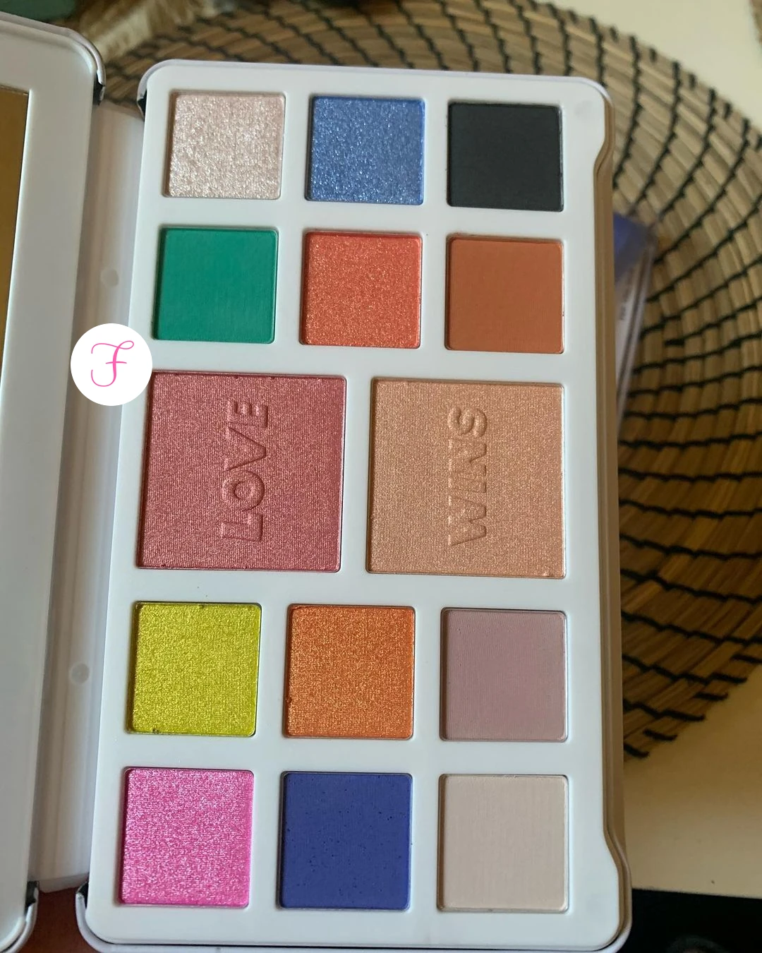 catrice-who-i-am-palette