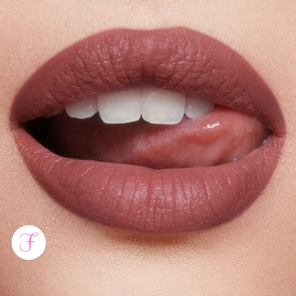 charlotte-tilbury-airbrush-flawless-lip-blur-pillow-talk-medium-blur-lip-swatches