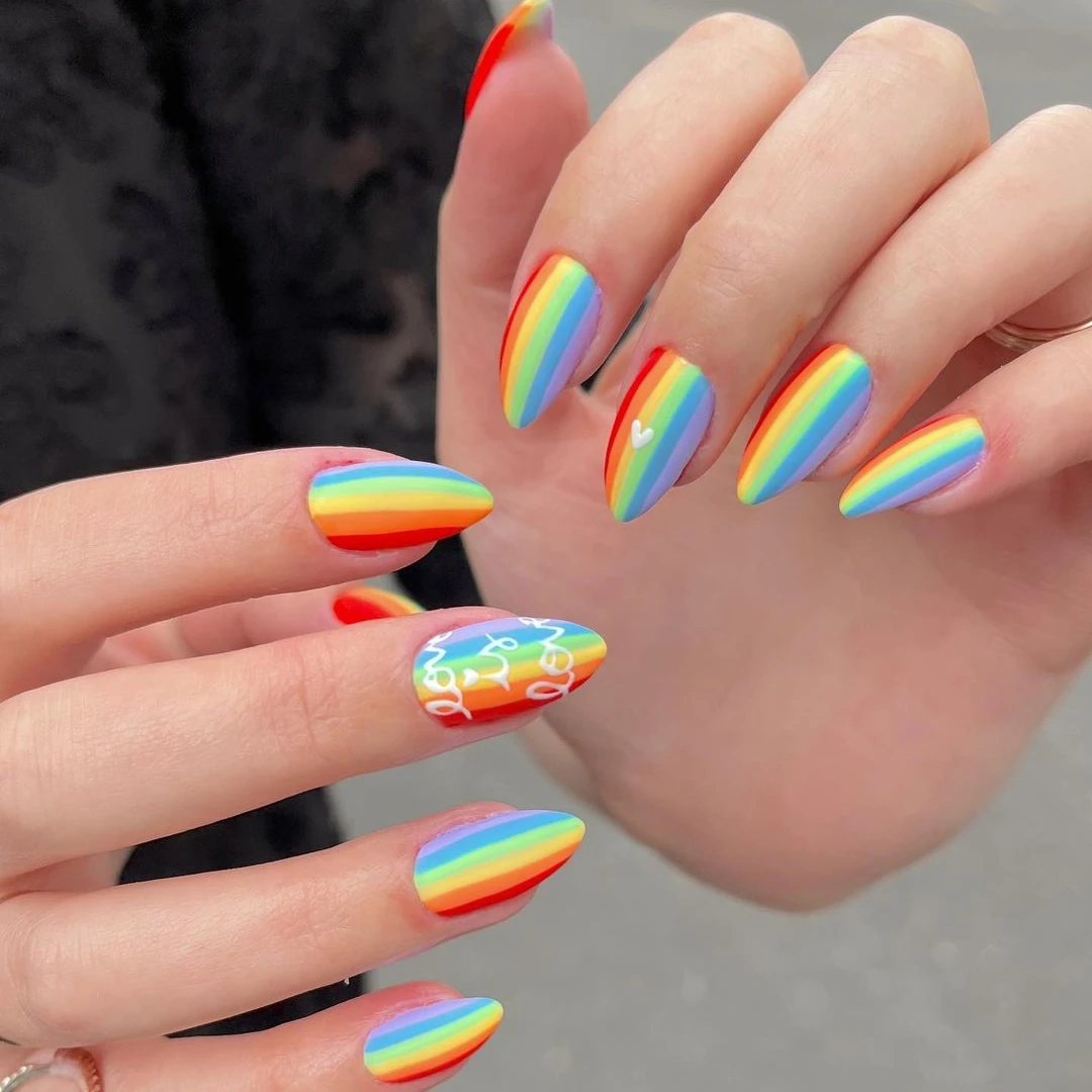 nail-art-love-is-love-pride