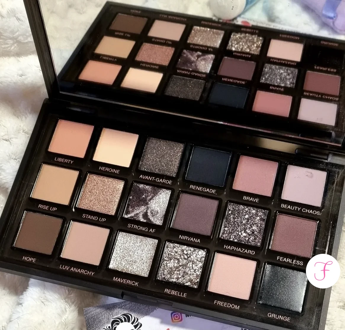 huda-pretty-grunge-eyeshadow-palette